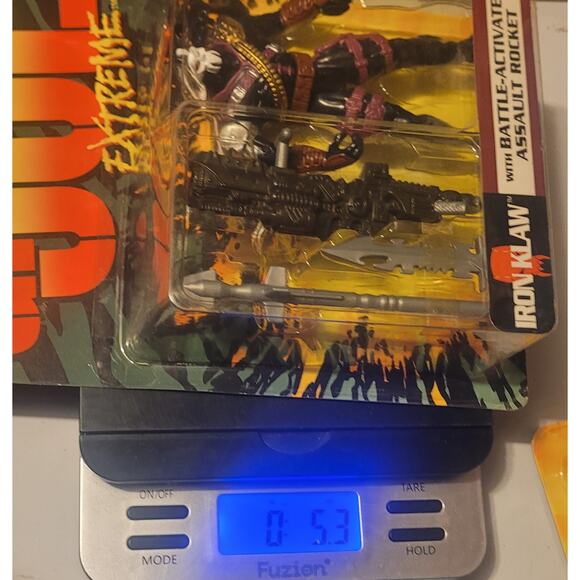 GI Joe's Iron Klaw Action Figure With Battle Activated Assault Rocket NIB - Picture 8 of 8